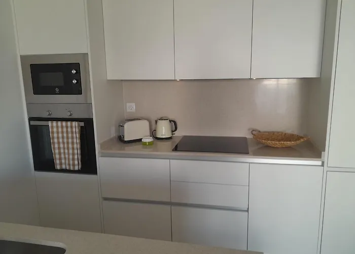 Brand New 3-bedroom Near The In Minimum 10 Nights Апартаменти