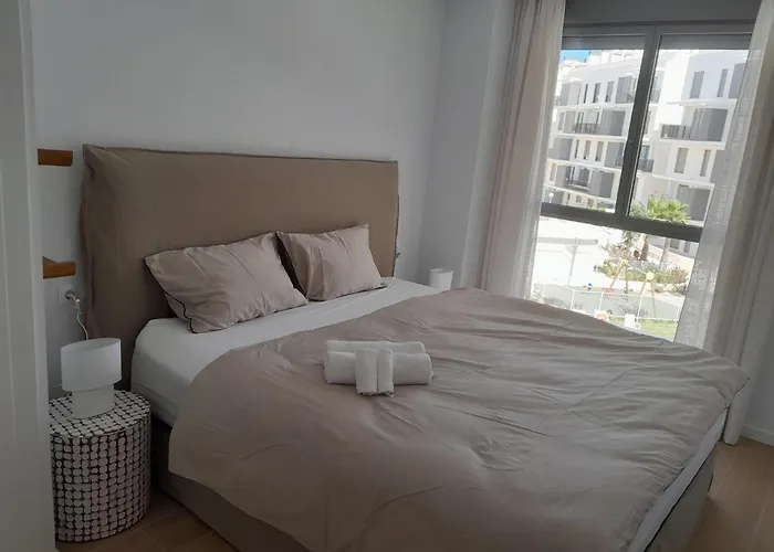 Апартаменти Brand New 3-bedroom Near The In Minimum 10 Nights *
