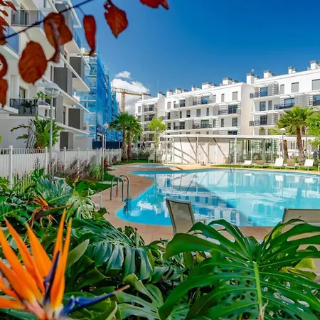 公寓 Brand New 3-bedroom Near The In Minimum 10 Nights *