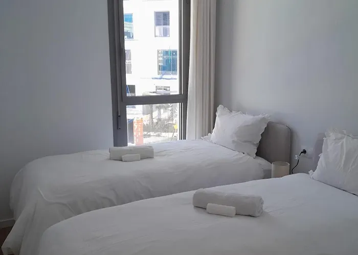 Brand New 3-bedroom Near The In Minimum 10 Nights Apartamento *